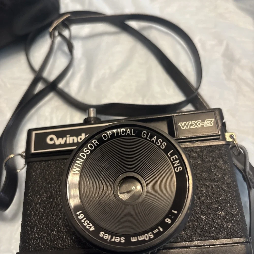 Windsor WX-3 35mm Film Camera w/ 50mm Lens – VTG  Japan – Cracked Untested Parts